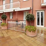 Txiki Polit Guest house 2*