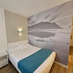 Txiki Polit Pensionat 2*