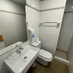 Txiki Polit בית הארחה זראוטס